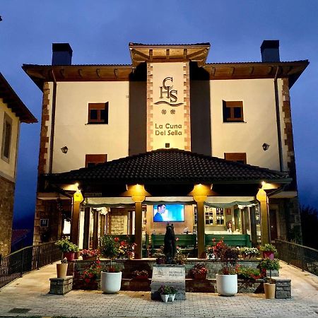 Hotel La Cuna Del Sella Oseja de Sajambre Exterior foto