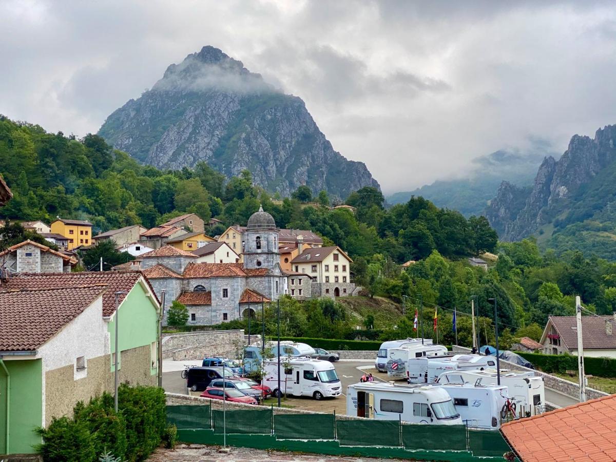 Hotel La Cuna Del Sella Oseja de Sajambre Exterior foto