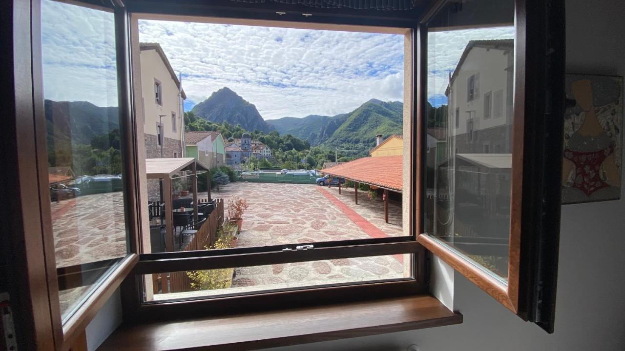 Hotel La Cuna Del Sella Oseja de Sajambre Exterior foto