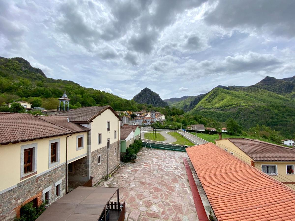 Hotel La Cuna Del Sella Oseja de Sajambre Exterior foto